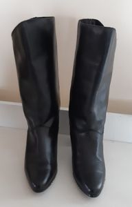 Fam Women's black leather boots  size 7
